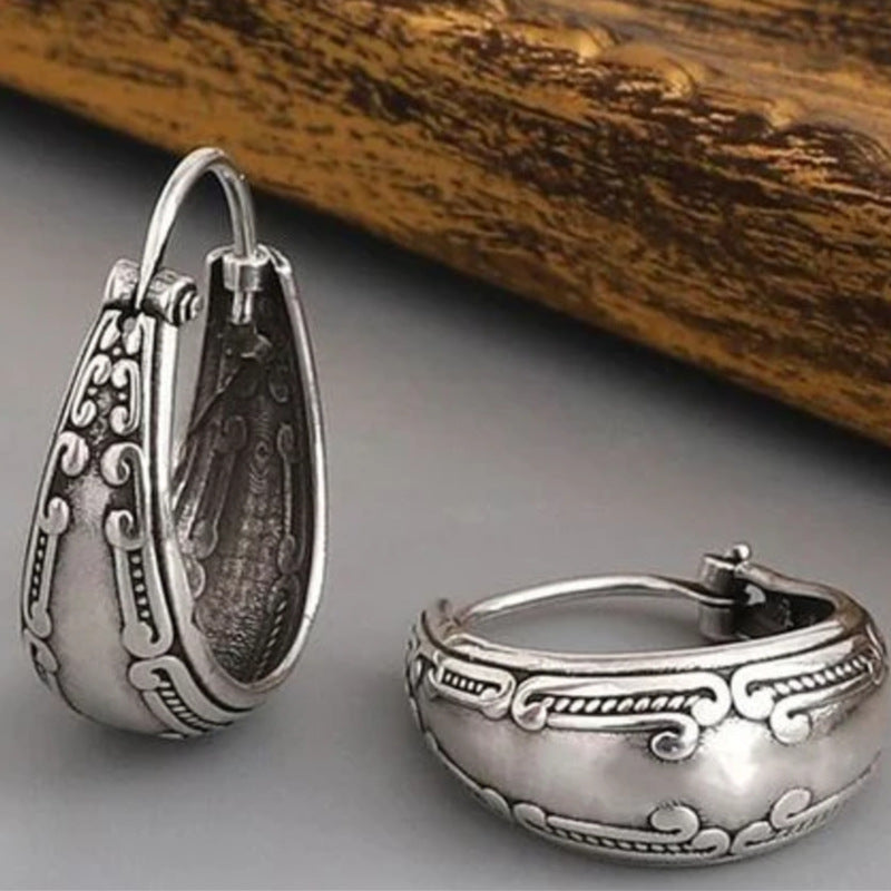 Beautiful Silver Earring with Unique Style