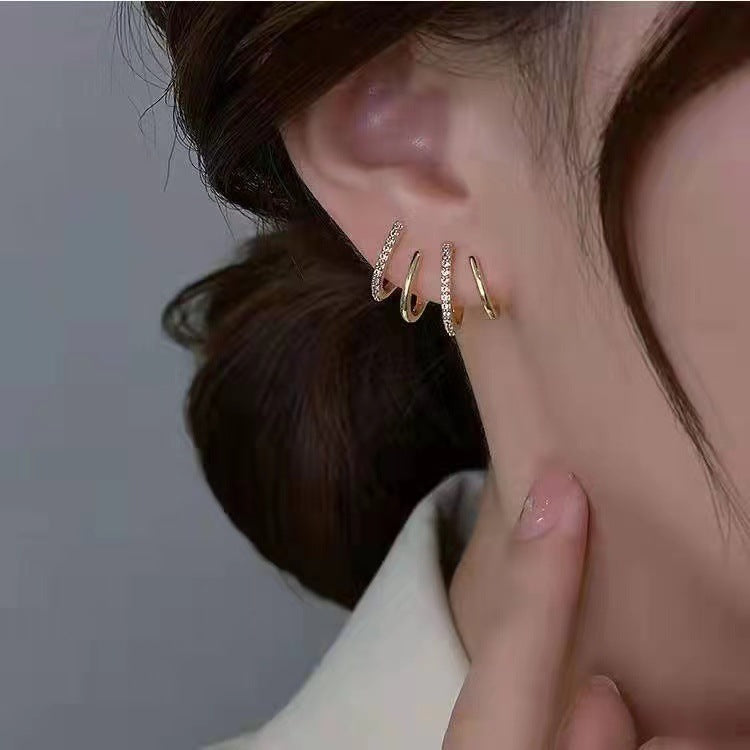 Beautiful Gold Earring with Unique Style