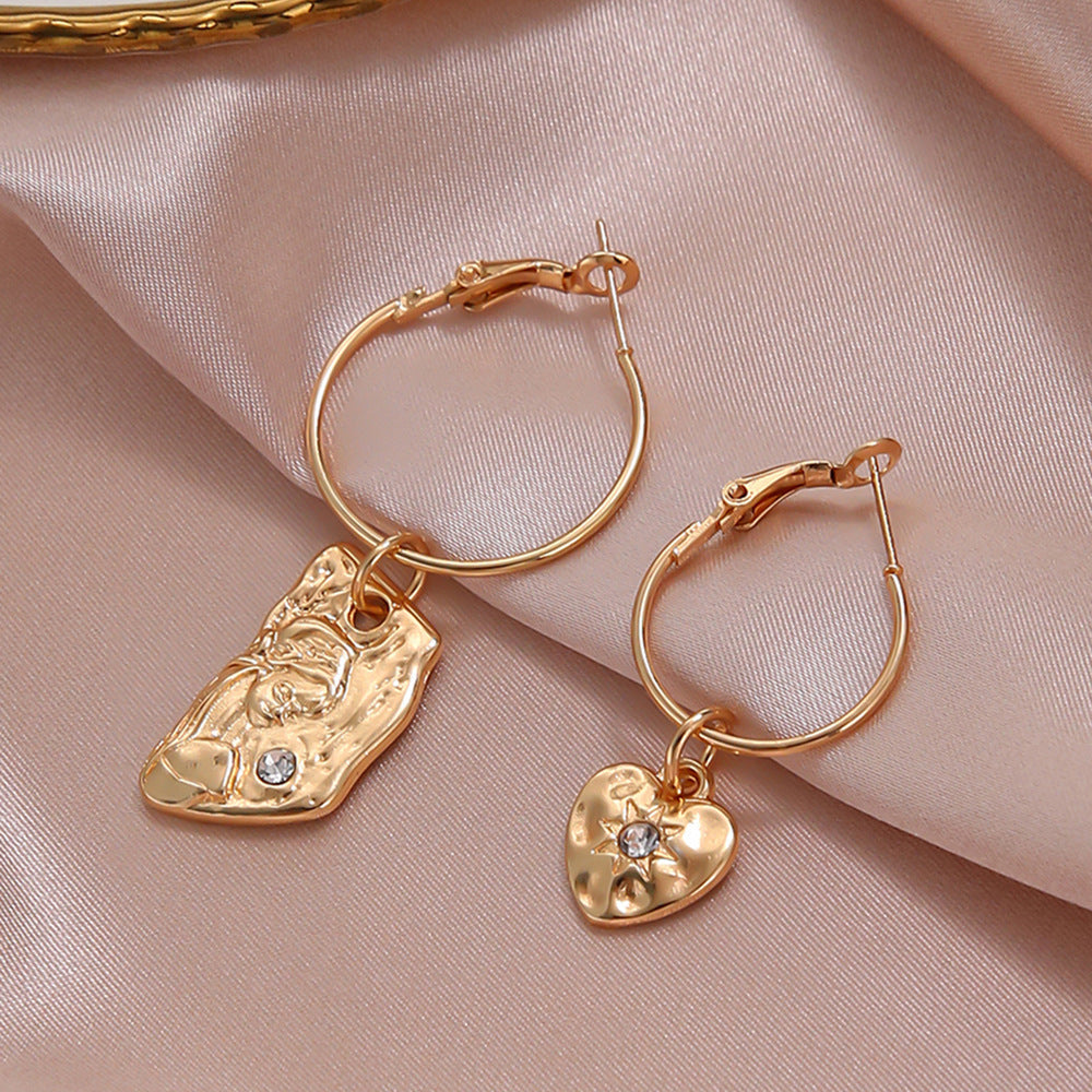 Charming Gold Earring for Any Occasion
