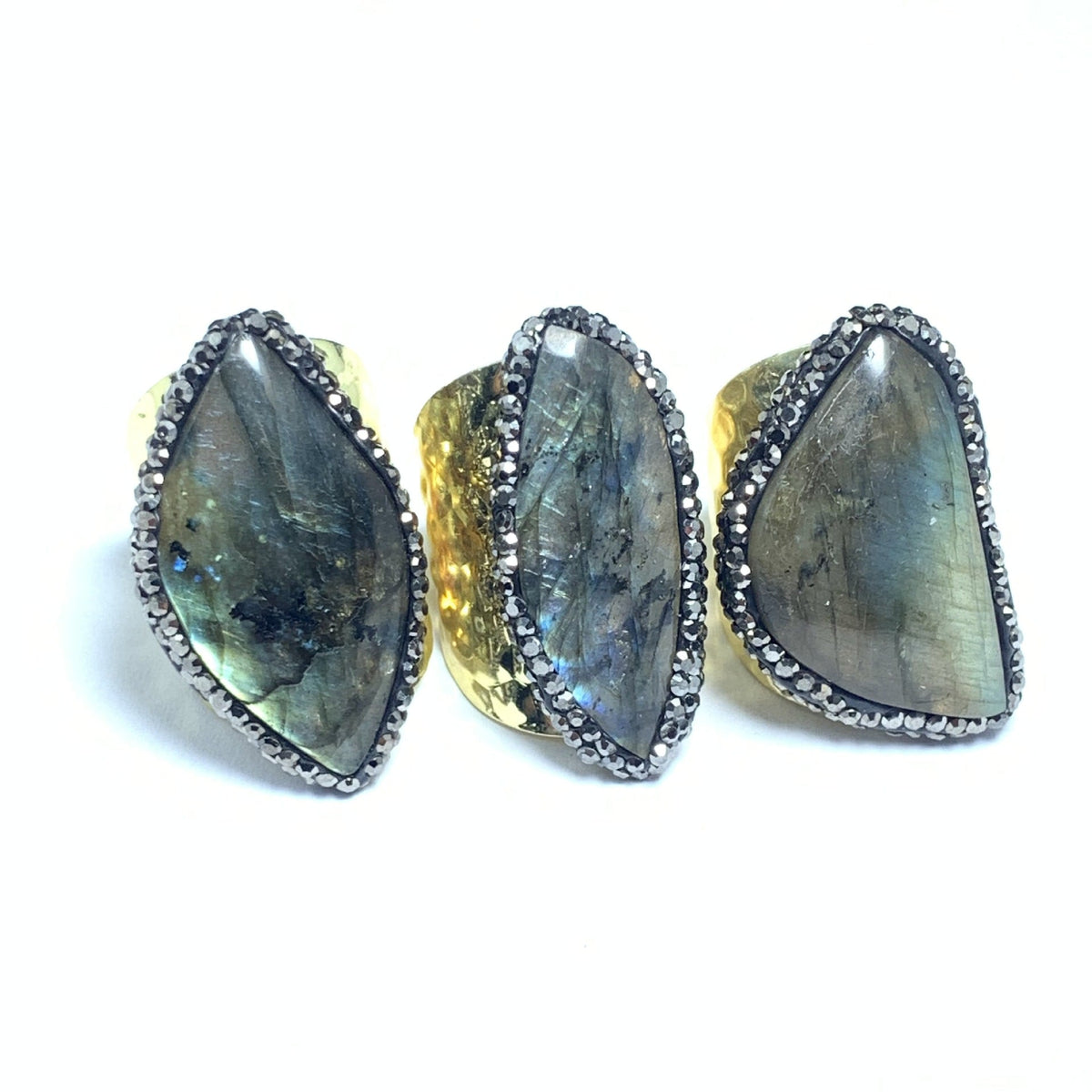 Stunning Gold Ring for Daily Wear