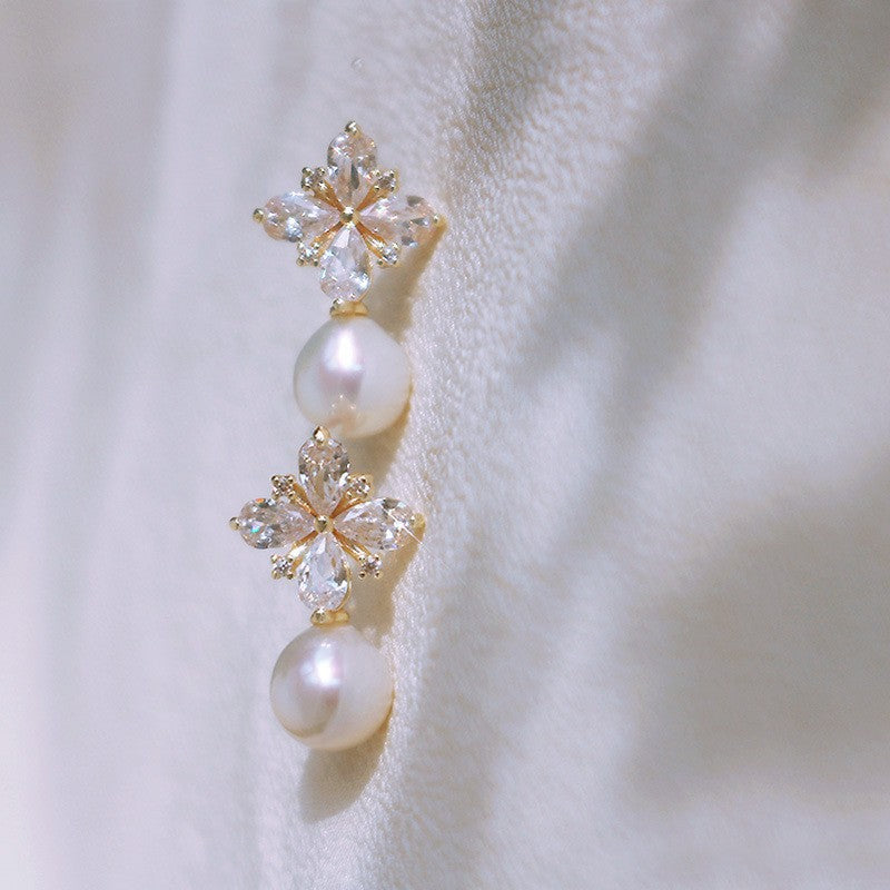 Romantic Pearl Earring for Special Moments