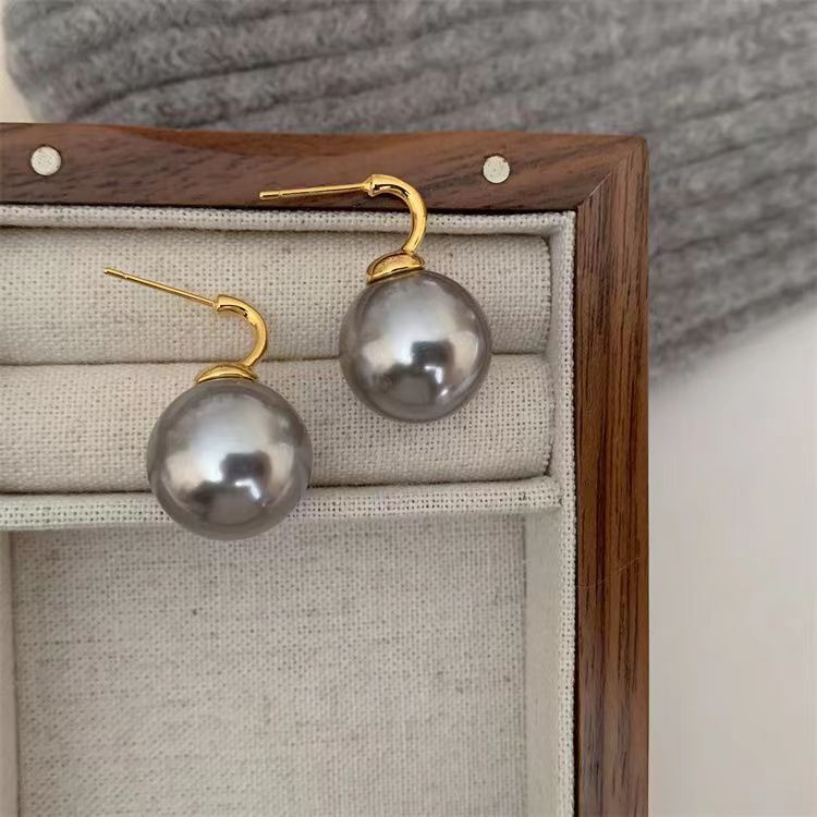 Elegant Pearl Earring for Every Occasion