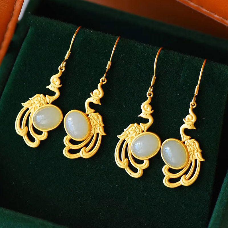 Classic Gold Earring with Timeless Appeal