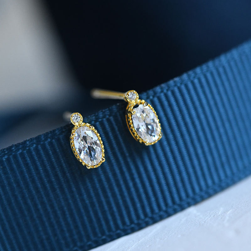 Charming Earring for Any Occasion