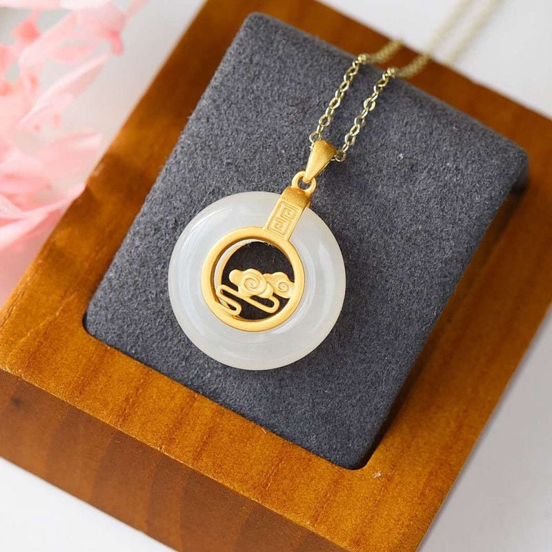 Elegant Gold Necklace for Every Occasion