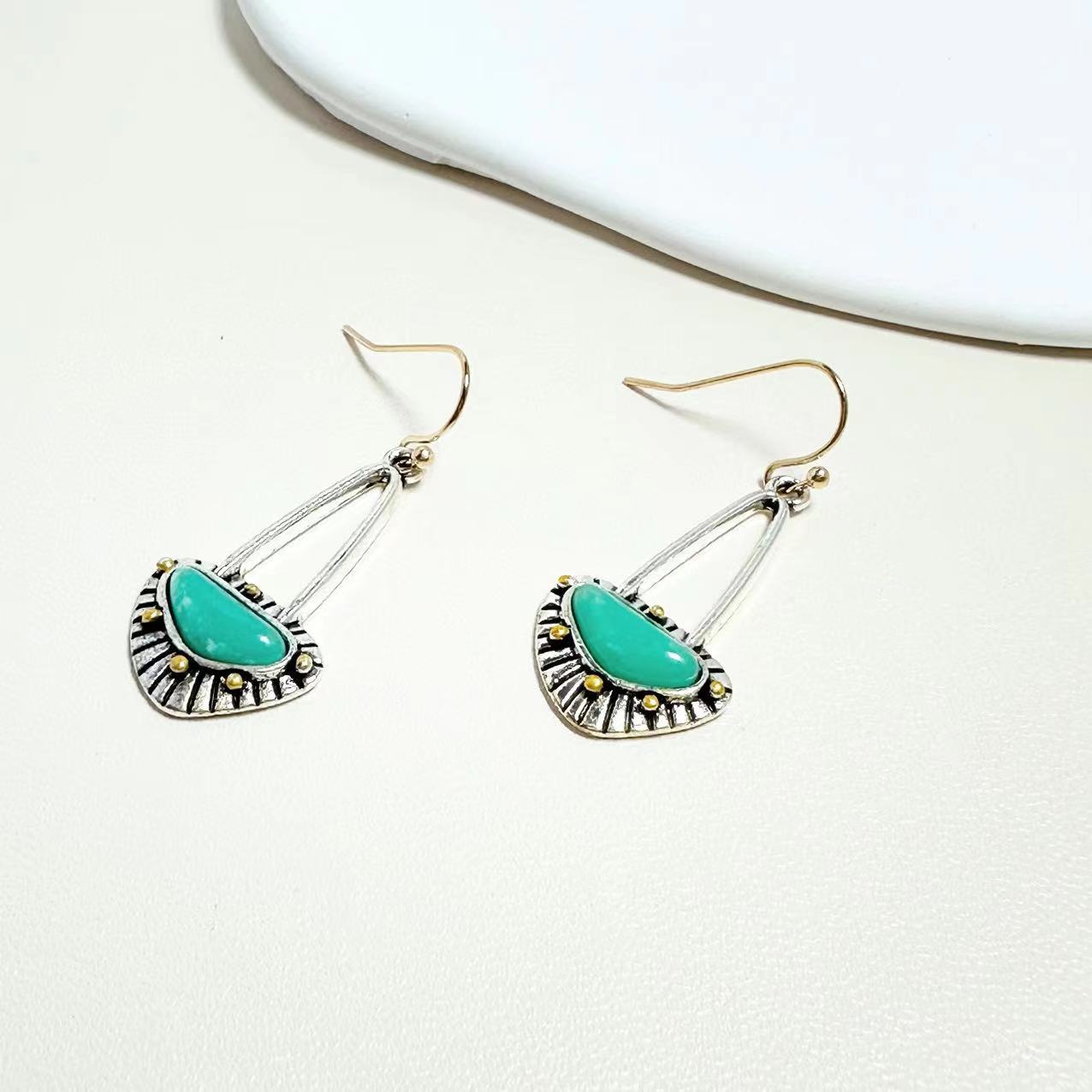 Charming Earring for Any Occasion