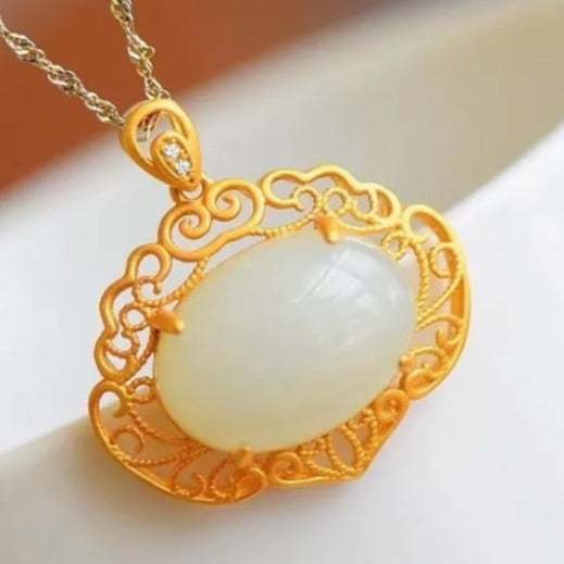 Classic Silver Pendant with Timeless Appeal