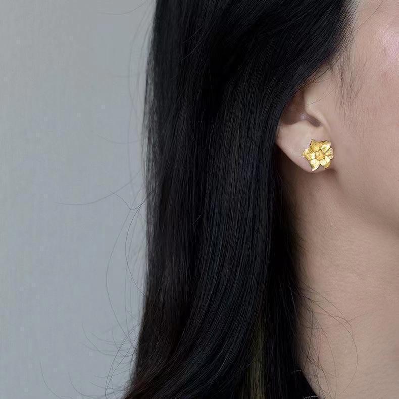 Beautiful Silver Earring with Unique Style