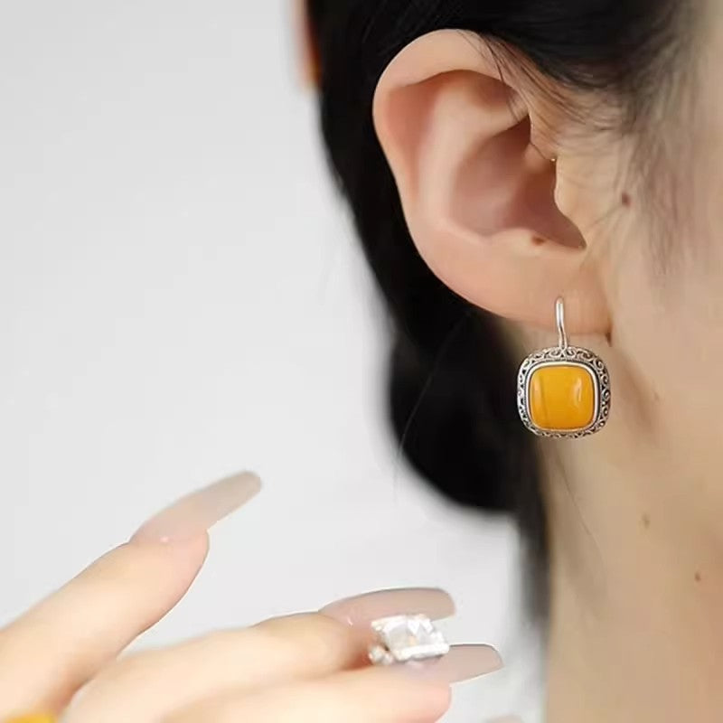 Charming Earring for Any Occasion