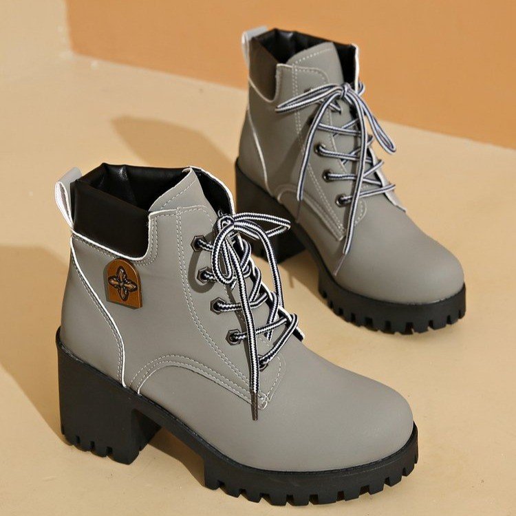 Graceful Orthopedic Boots for Modern Look