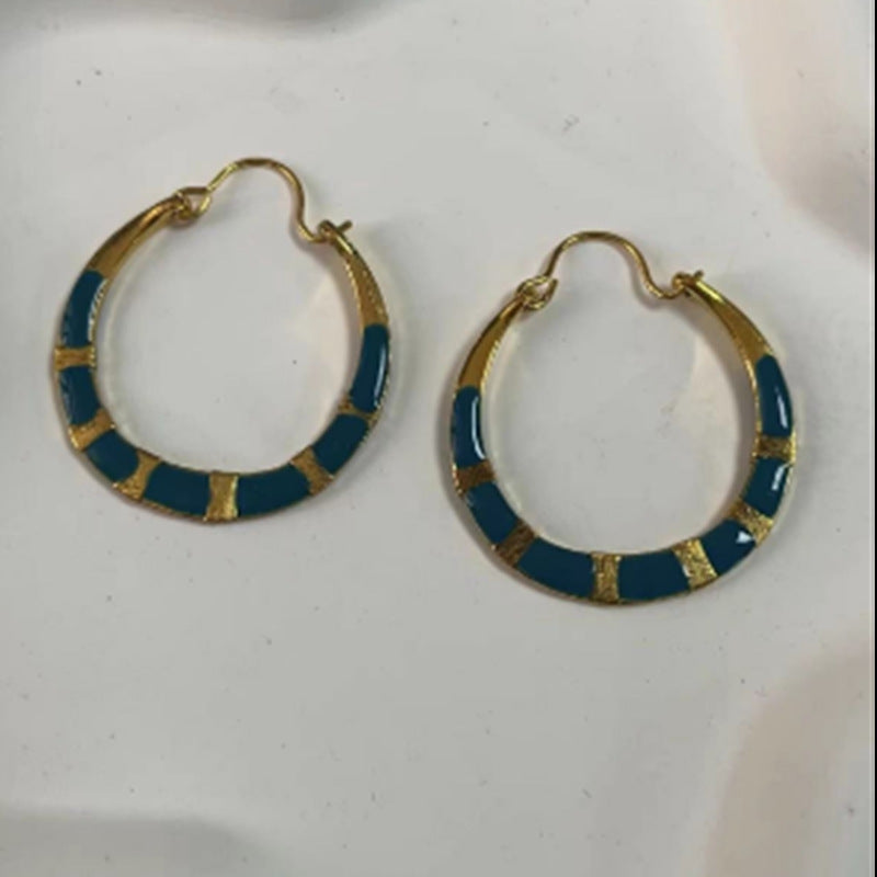 Vintage Handmade Gold Earring