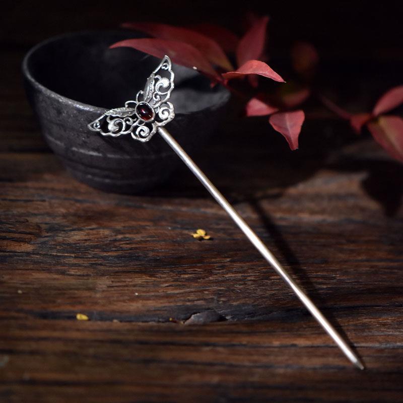 Classic Silver Piece with Timeless Appeal