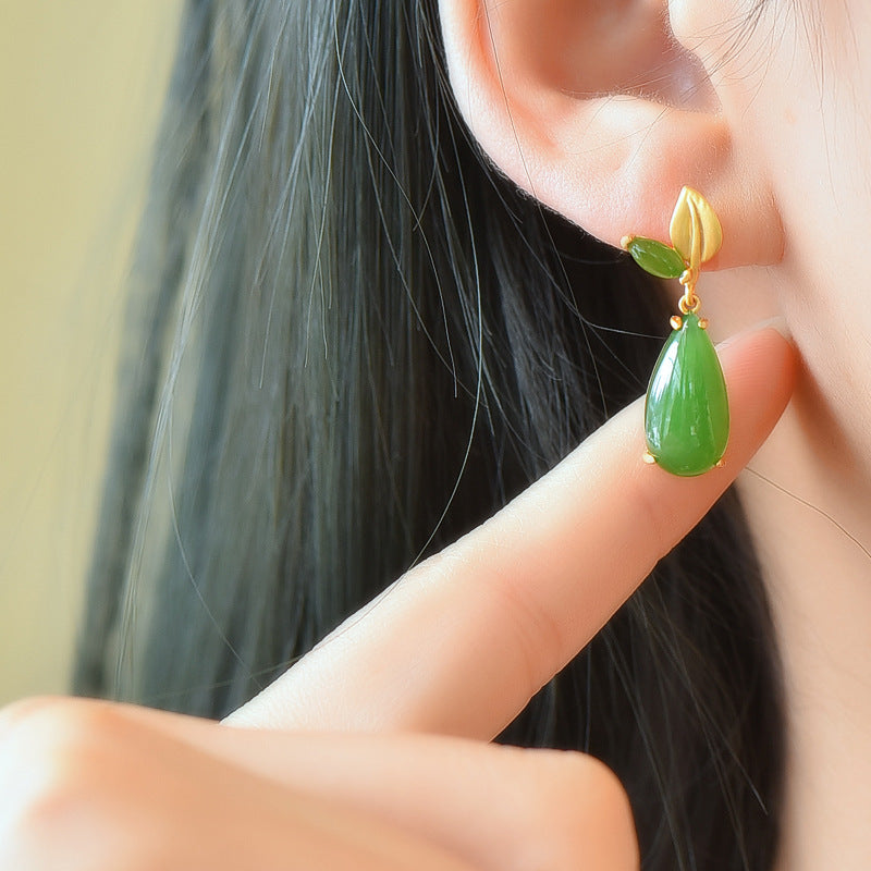 Classic Gold Earring with Timeless Appeal