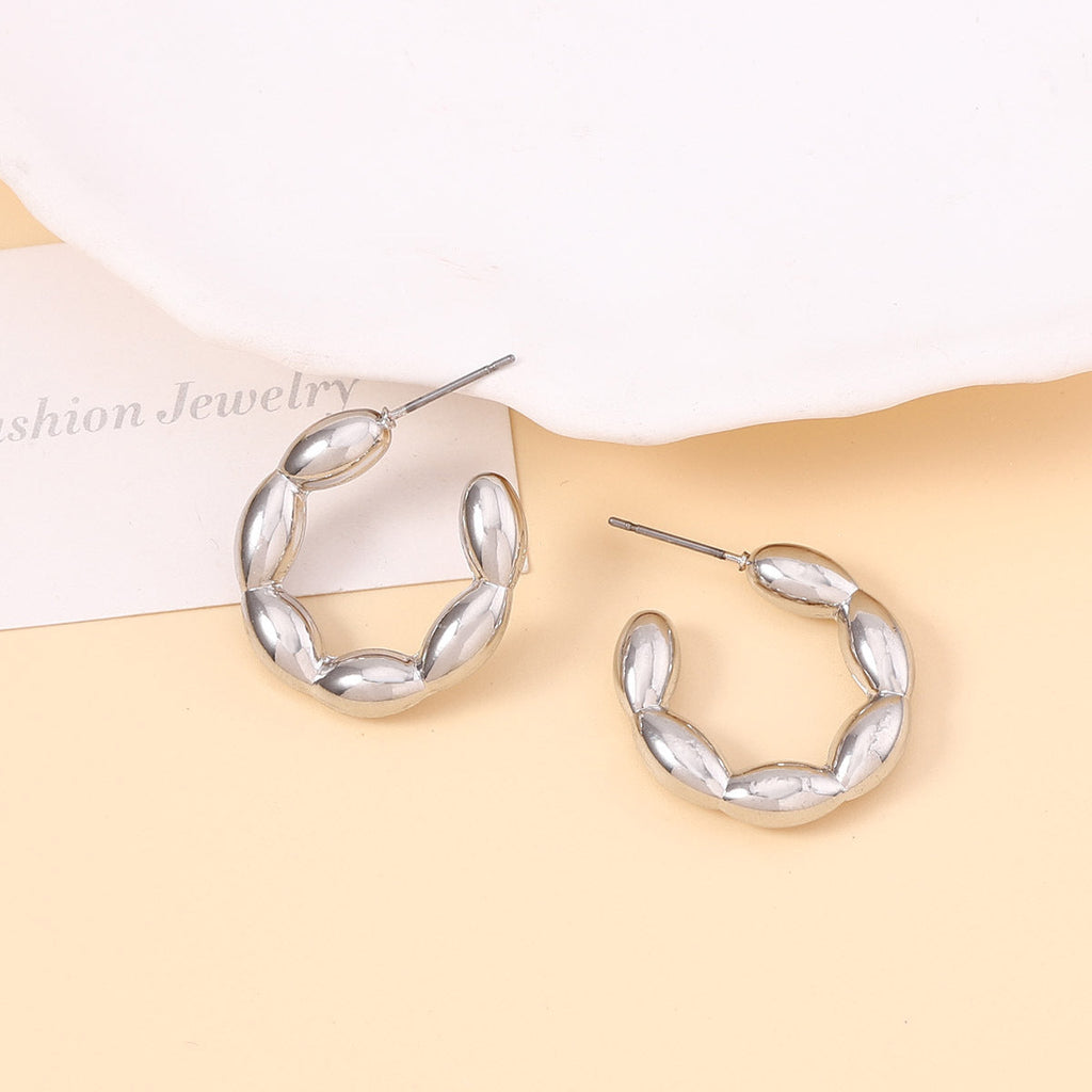 Charming Earring for Any Occasion