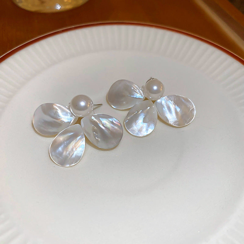 Charming Pearl Earring for Any Occasion