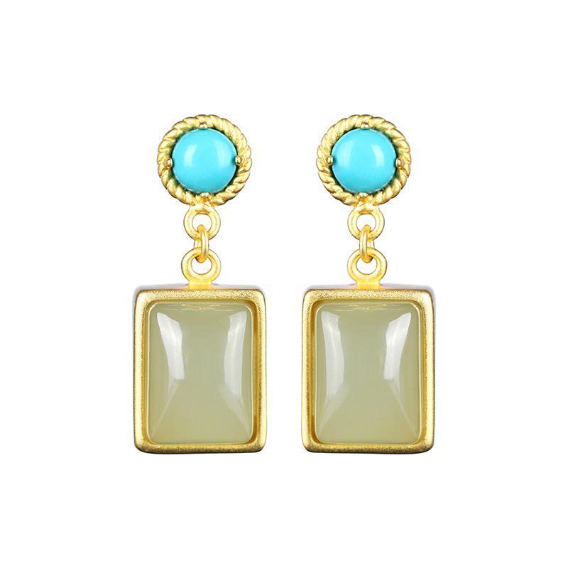 Charming Silver Earring for Any Occasion