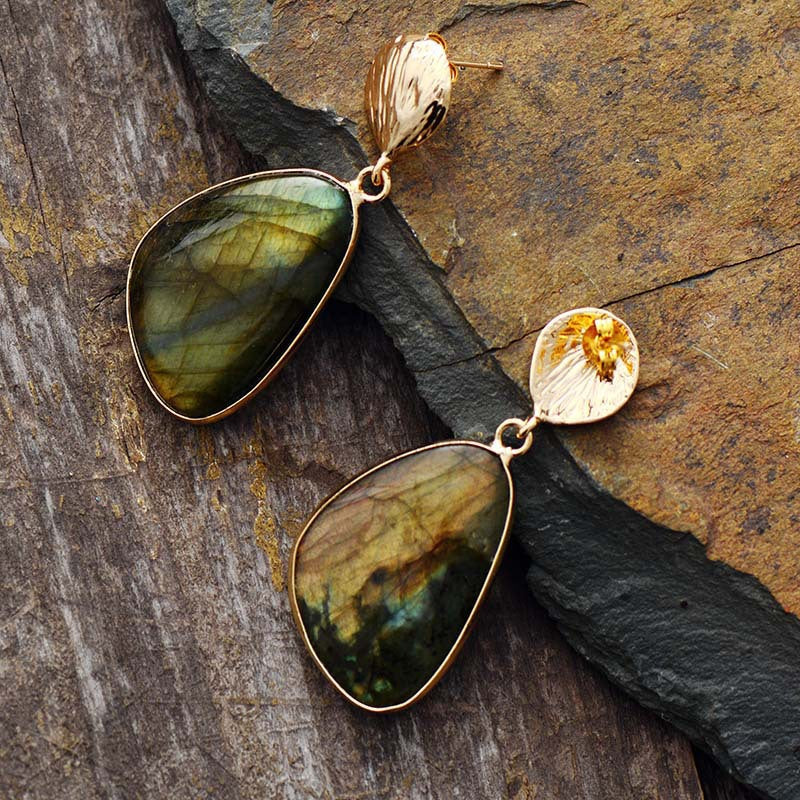 Charming Earring for Any Occasion