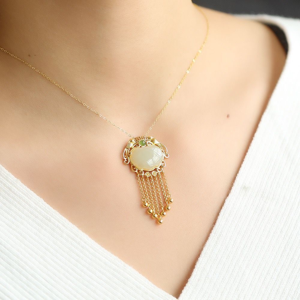 Classic Gold Necklace with Timeless Appeal