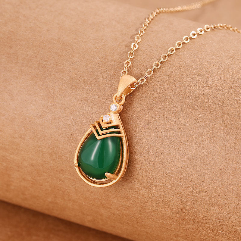 Classic Silver Necklace with Timeless Appeal