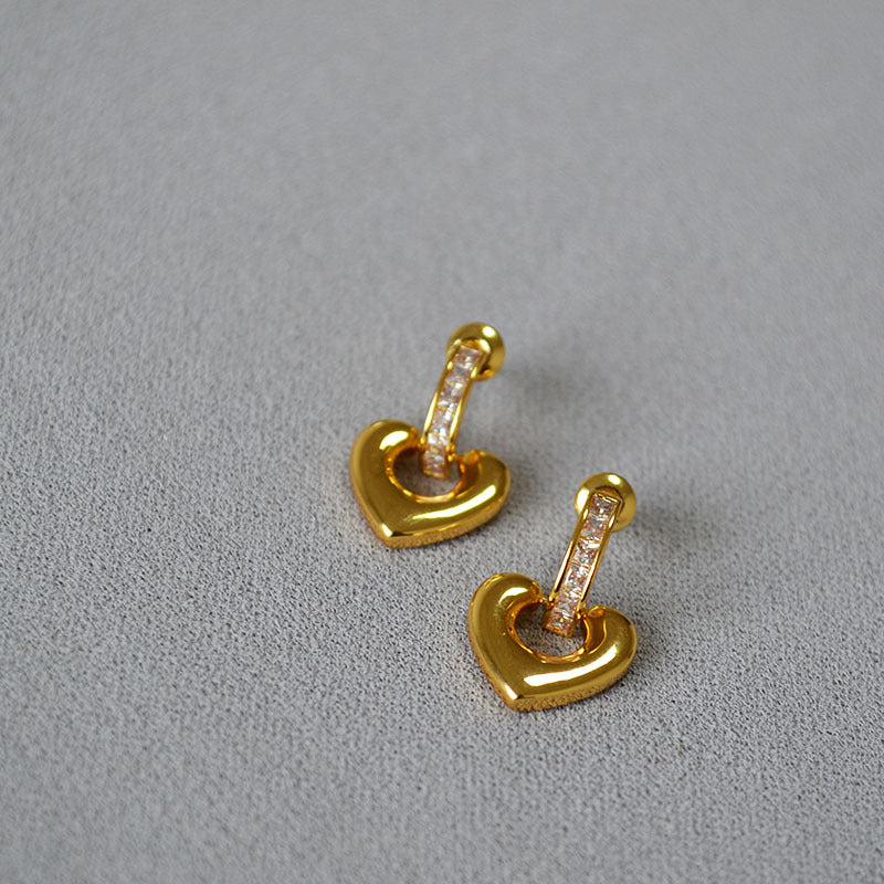 Romantic Gold Earring for Special Moments
