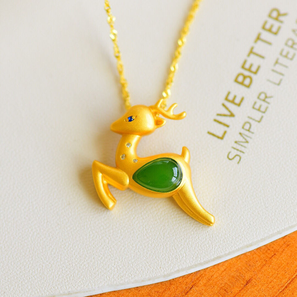 Romantic Silver Necklace for Special Moments