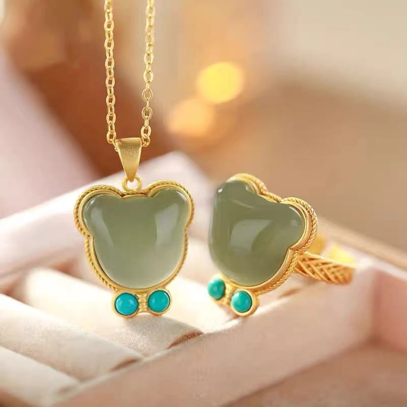 Classic Gold Necklace with Timeless Appeal