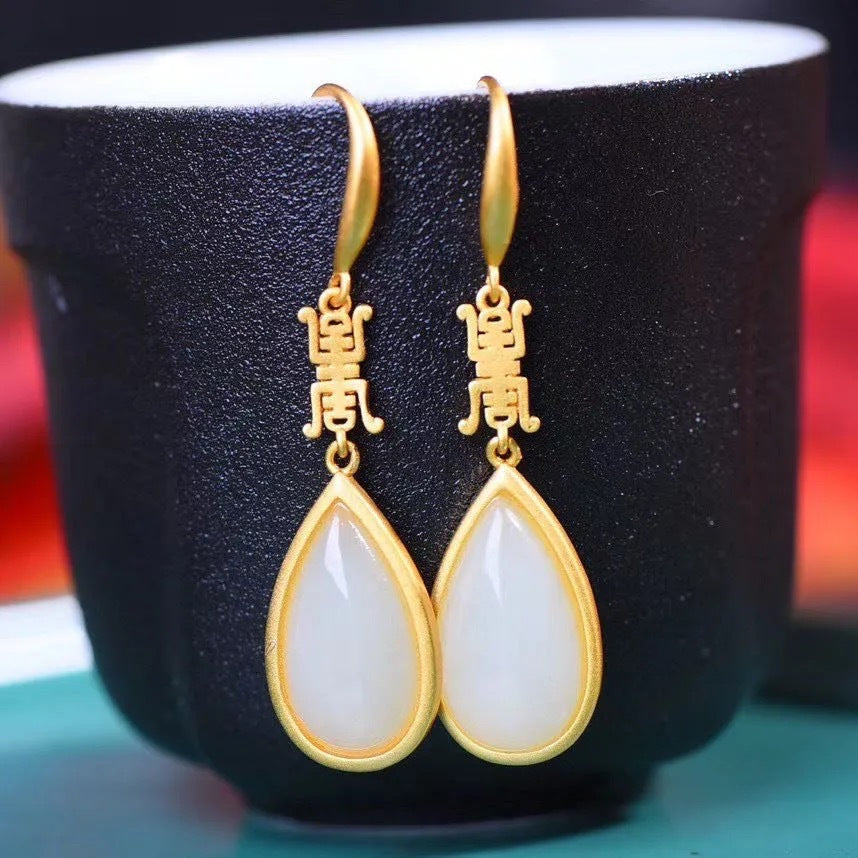 Romantic Gold Earring for Special Moments