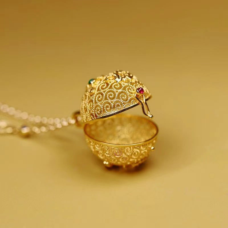 Classic Pendant with Timeless Appeal