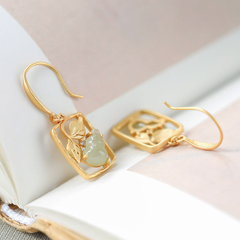 Charming Gold Earring for Any Occasion
