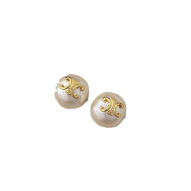 Charming Pearl Earring for Any Occasion