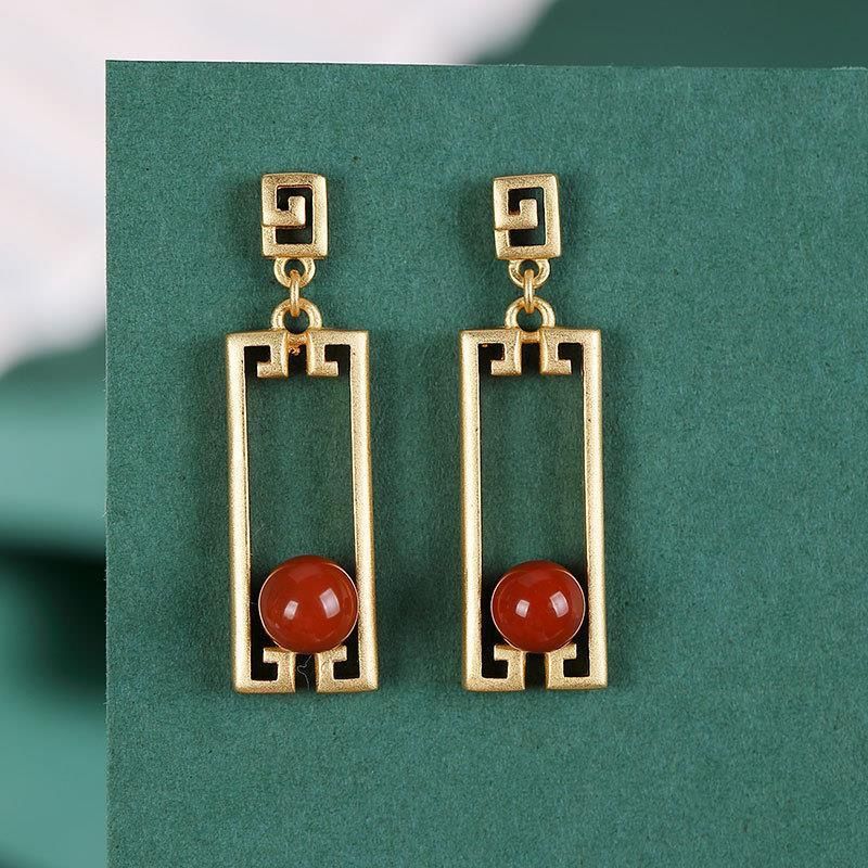 Charming Silver Earring for Any Occasion