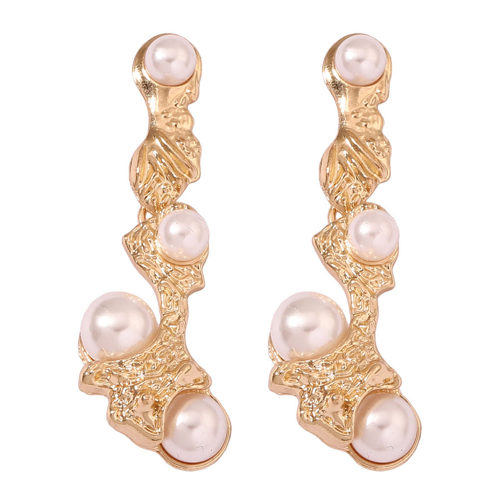 Classic Pearl Earring with Timeless Appeal
