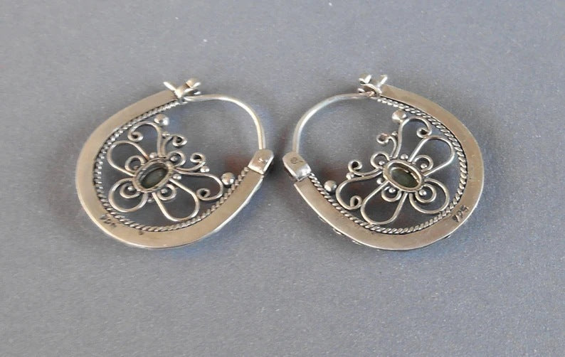 Charming Earring for Any Occasion