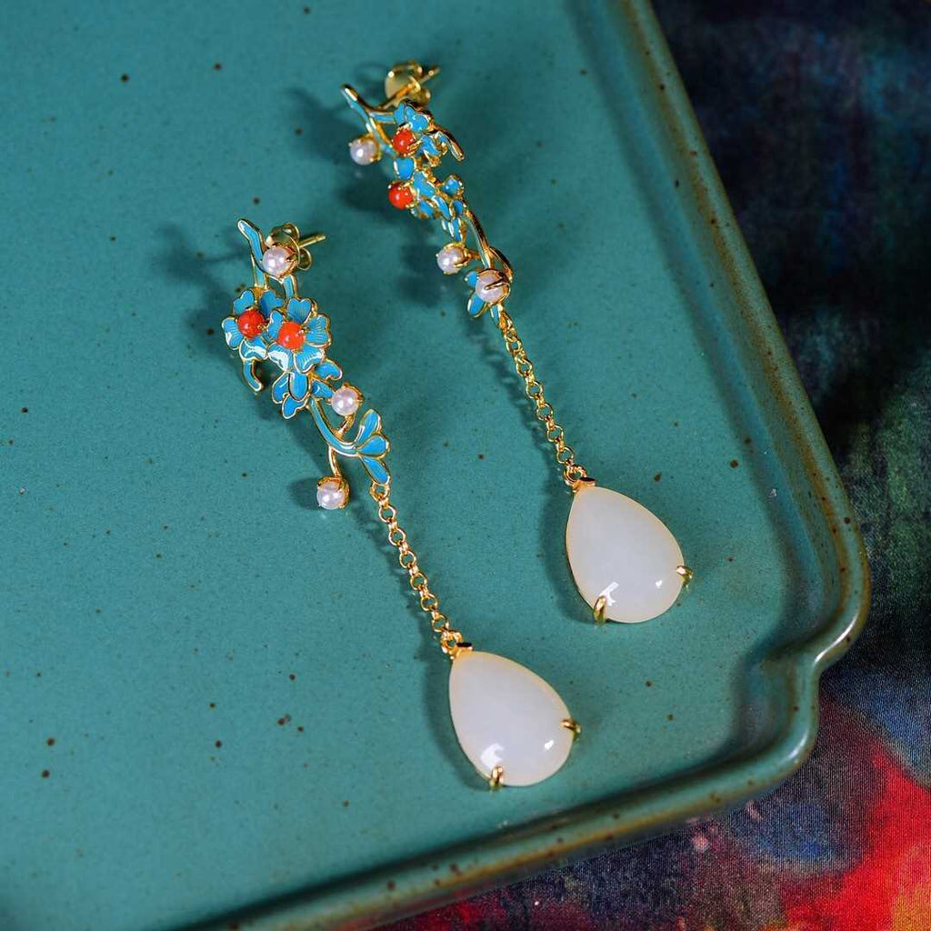 Beautiful Silver Earring with Unique Style