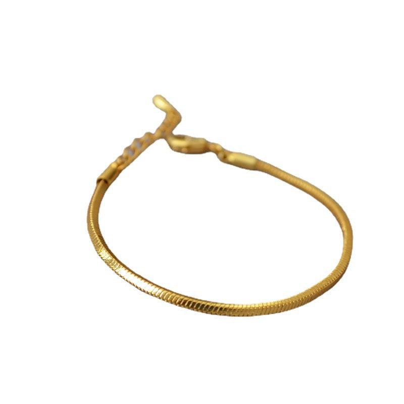 Classic Gold Bracelet with Timeless Appeal