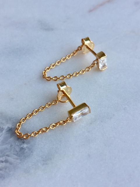 Romantic Gold Earring for Special Moments