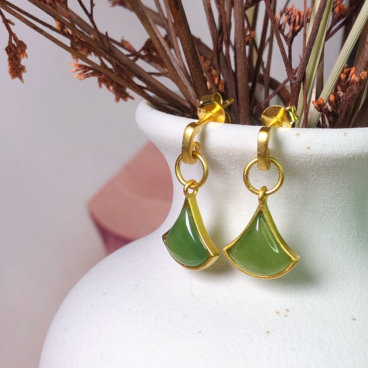 Classic Gold Earring with Timeless Appeal
