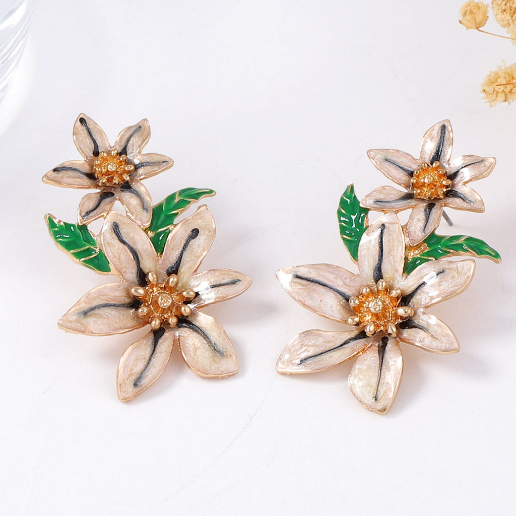 Charming Earring for Any Occasion