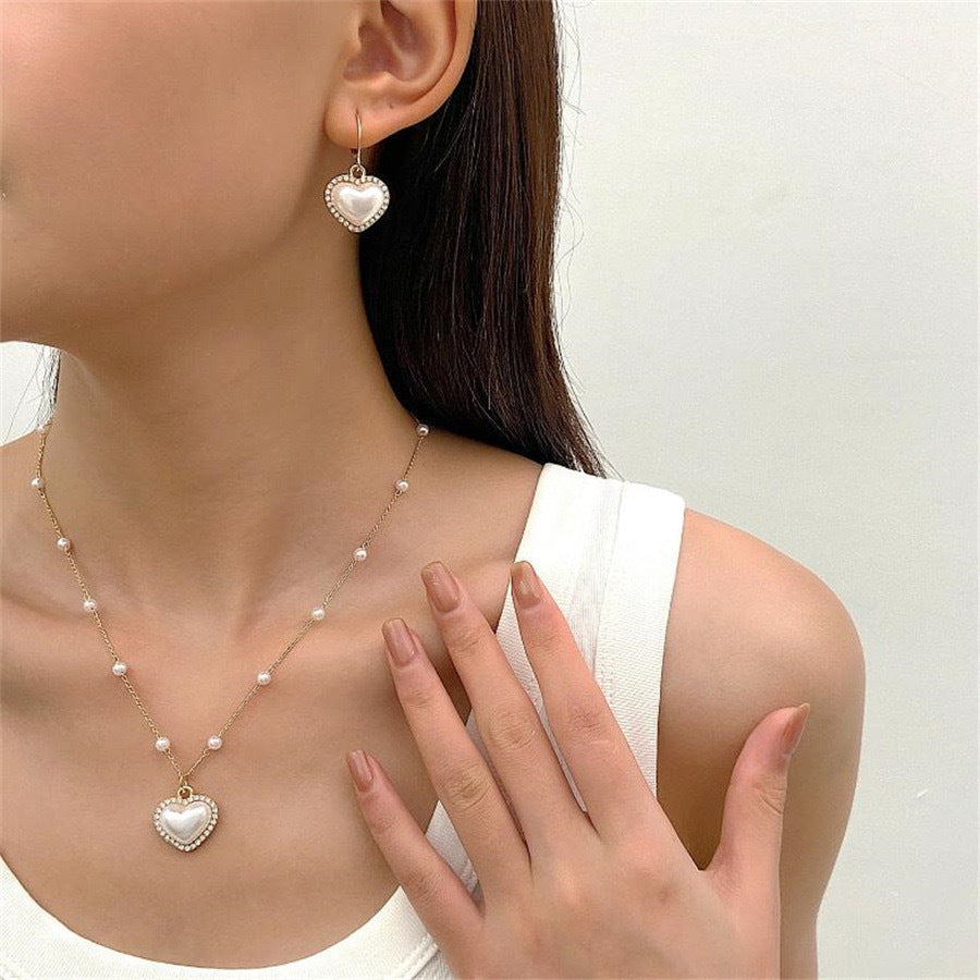 Romantic Pearl Set for Special Moments