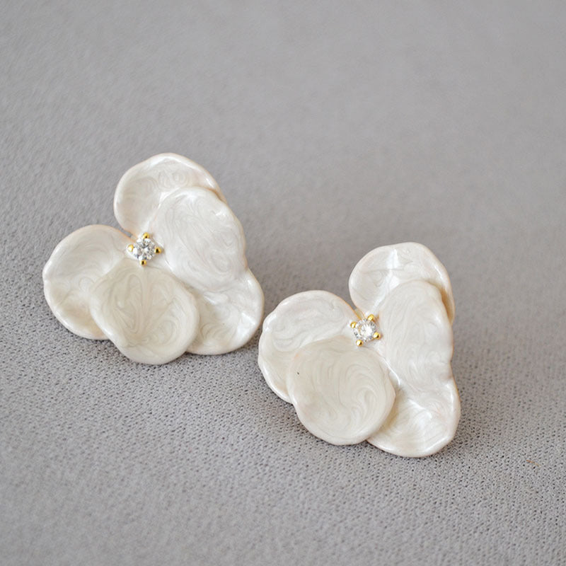 Classic Earring with Timeless Appeal