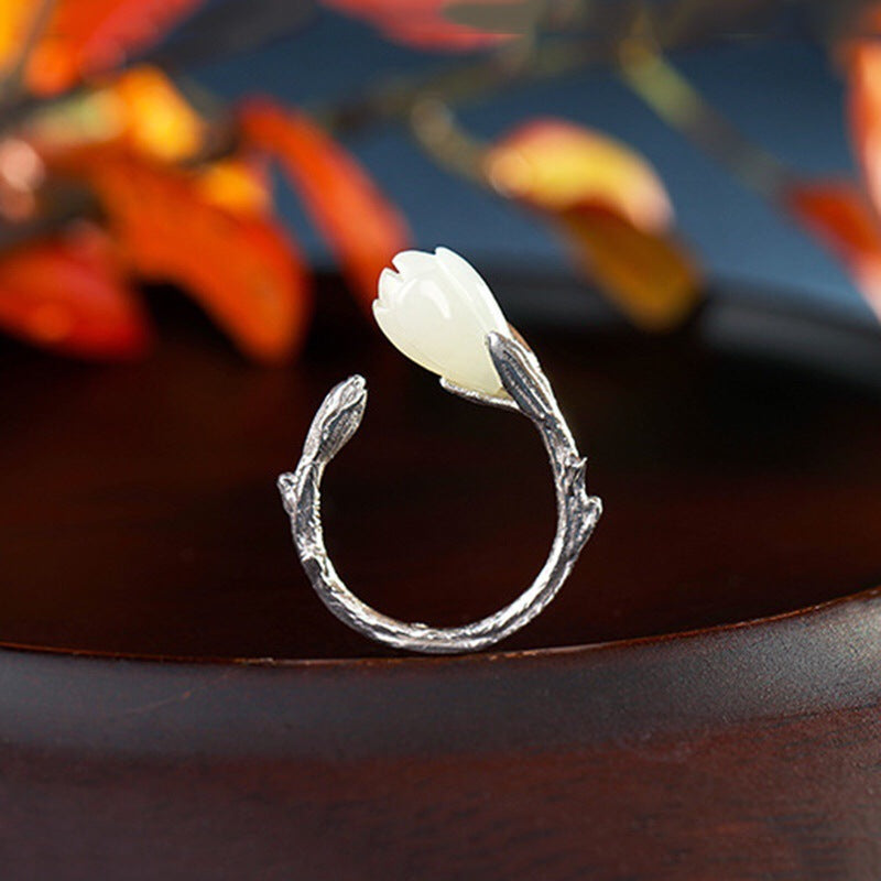 Classic Silver Ring with Timeless Appeal