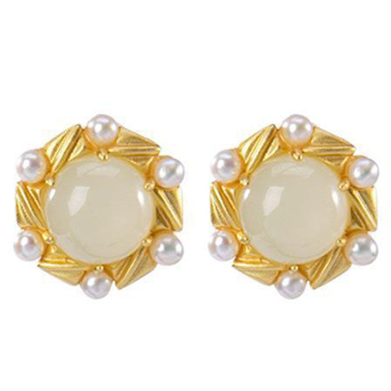 Charming Gold Earring for Any Occasion