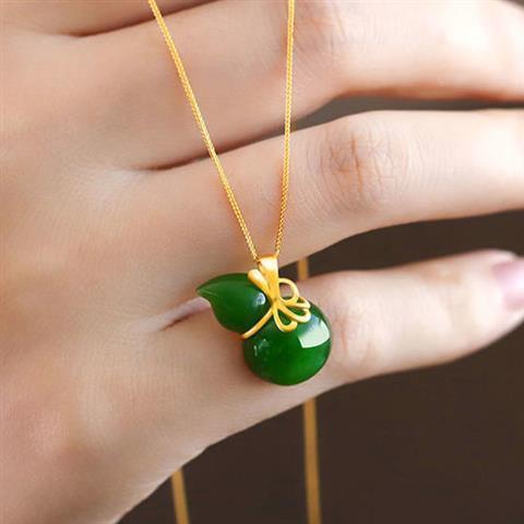 Elegant Gold Necklace for Every Occasion