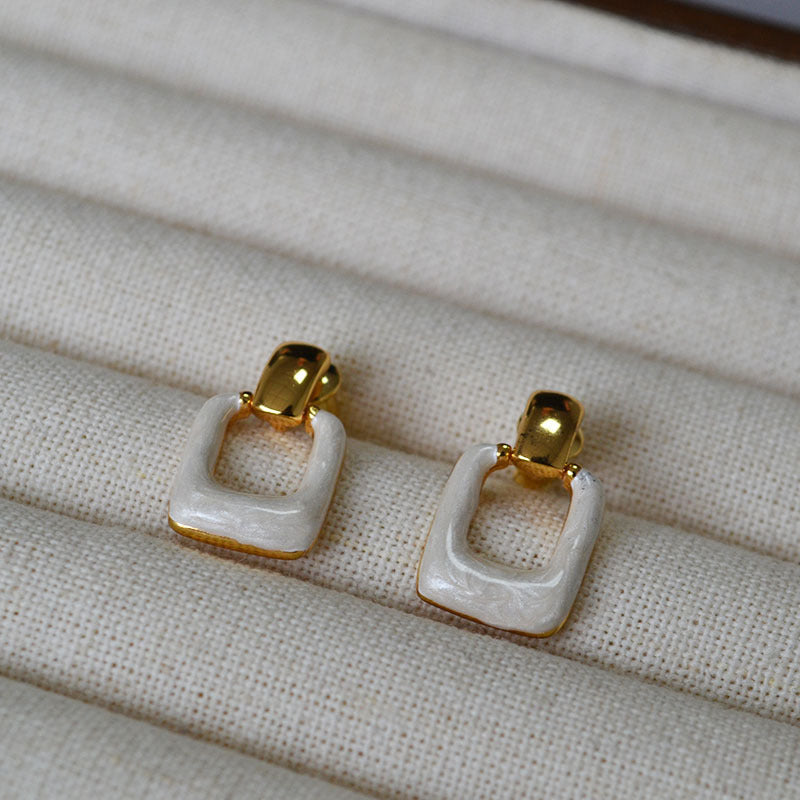 Stunning Gold Earring for Daily Wear