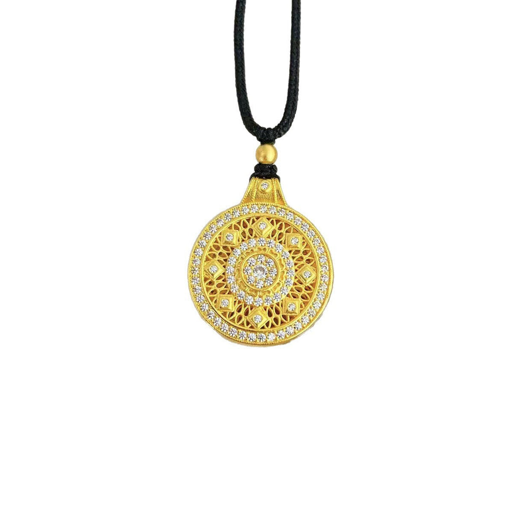 Charming Piece for Any Occasion