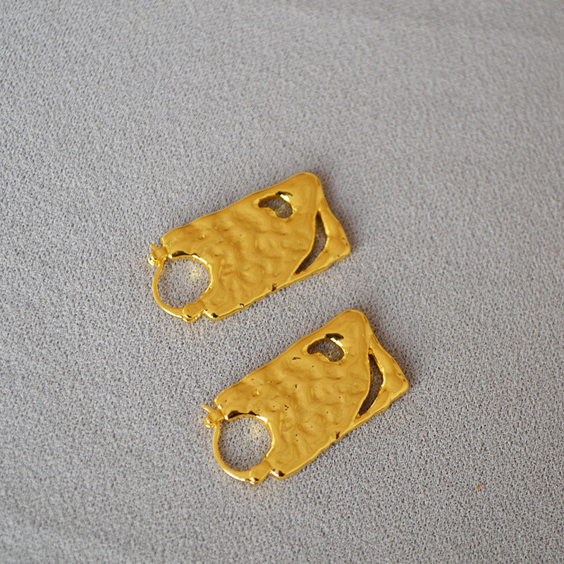 Romantic Gold Earring for Special Moments