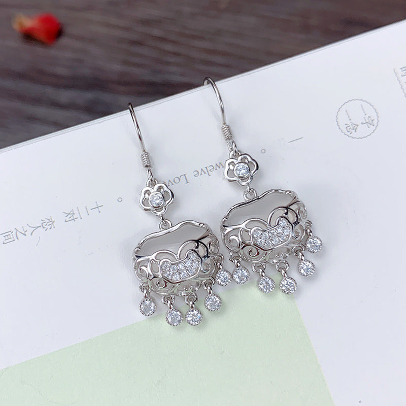 Stunning Gold Earring for Daily Wear