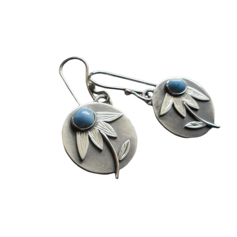 Romantic Gold Earring for Special Moments