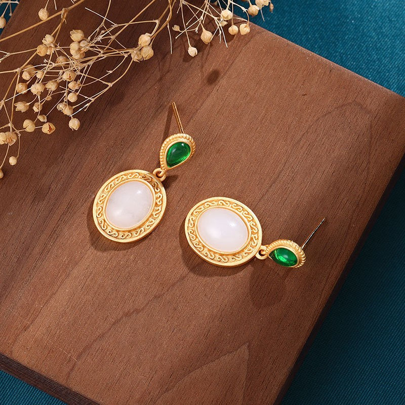 Elegant Gold Earring for Every Occasion