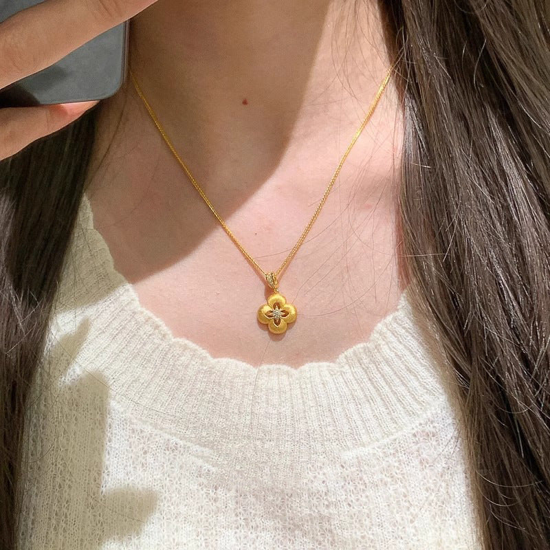Charming Gold Necklace for Any Occasion